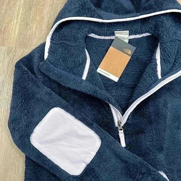 The North Face Women's Campshire Fleece Hoodie, Small - Picture 7 of 11